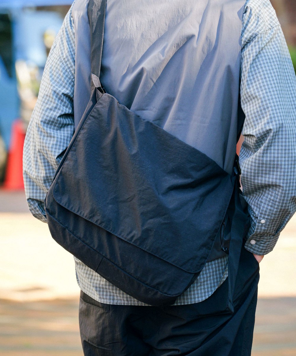 RAGEBLUE男經典休閒大容量肩背斜背包-四色-139566