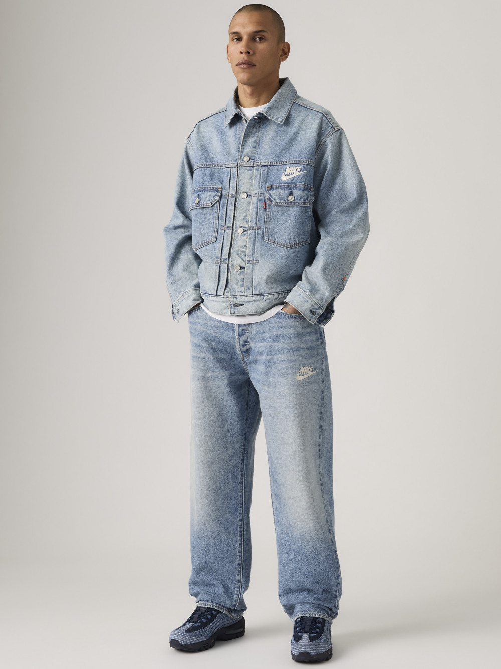 J*r様 新品未使用　36/32 Levi's® x NIKE Baggy Je Levi's x Nike Baggy Jean (Denim) | END. Launches