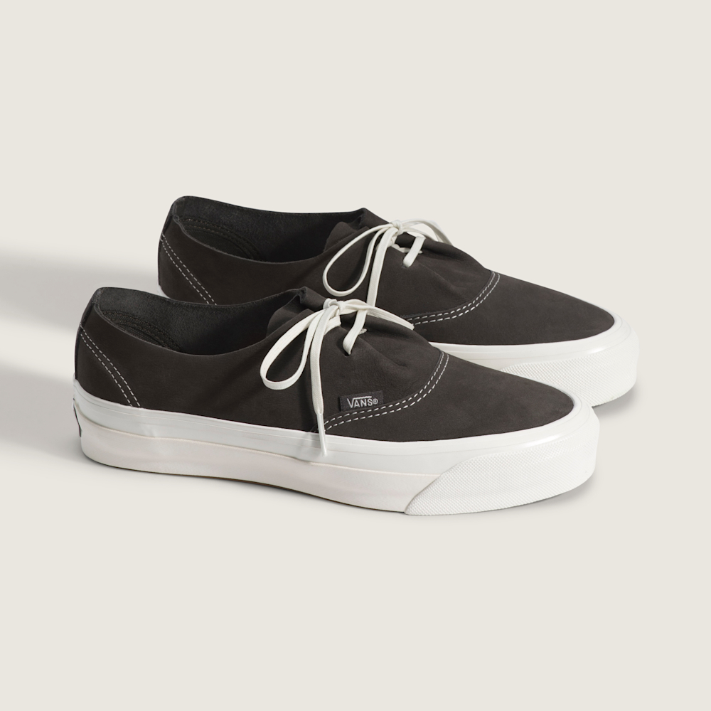 Premium LX Authentic Ease 黑色滑板鞋