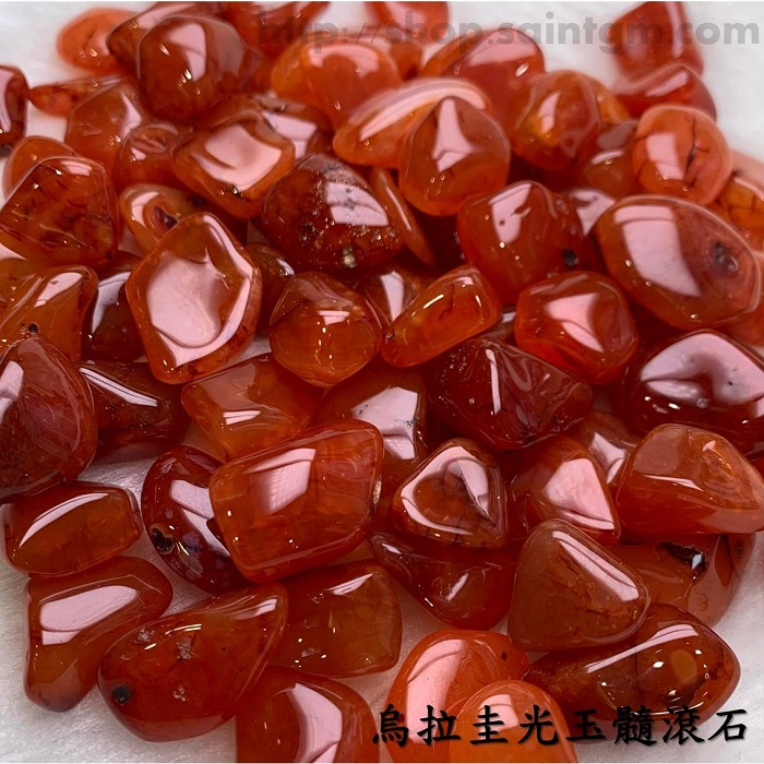 烏拉圭光玉髓滾石(Light chalcedony) ~對應海底輪，增強氣場與協助提升