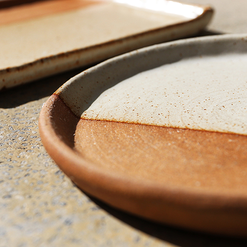 趙誠主　造　耳付　茶入　宝林陶苑 Lot - A ZISHA TEAPOT,WITH ZHU NI MARK ,MIDDLE QING 清中期.孟臣款朱