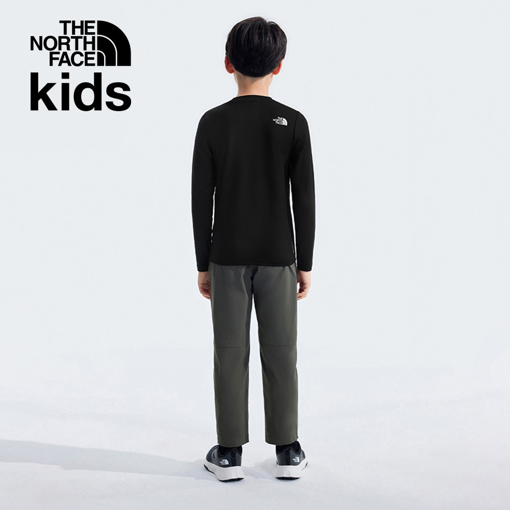 The North Face北面兒童黑色吸濕排汗防曬品牌字樣印花長袖上衣｜8ATYJK3