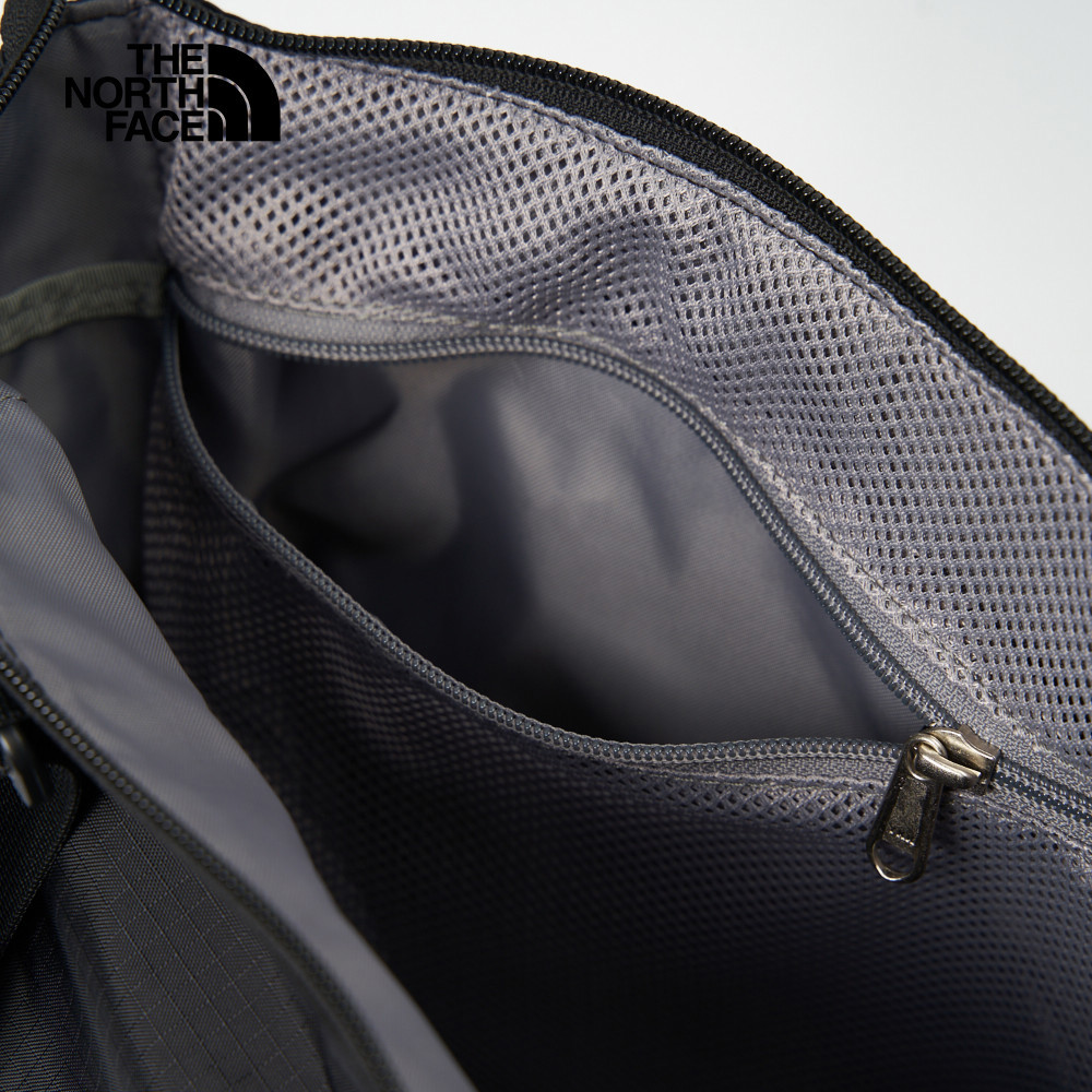 The North Face北面男女款黑色防潑水男女款黑色背提兩用托特包｜52SV4HF