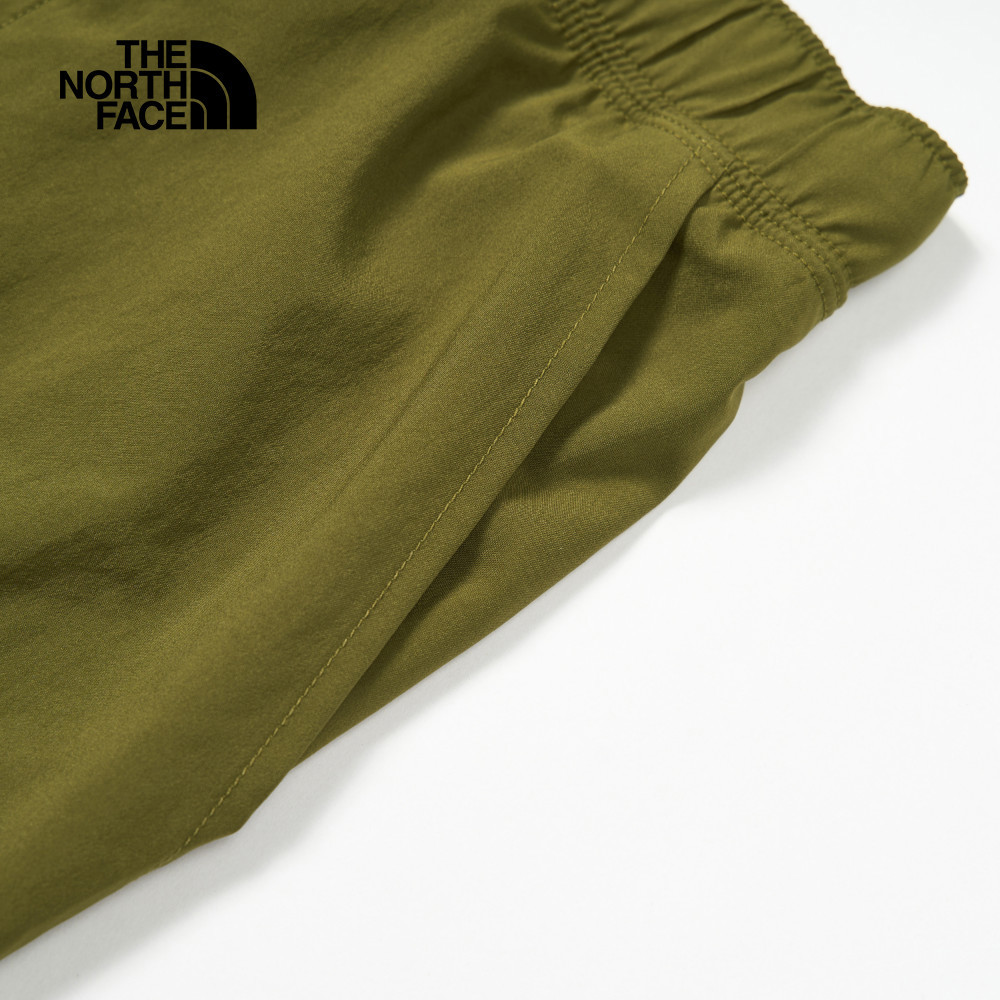 【10/26 00點限時搶購】The North Face北面男款綠色吸濕排汗防潑水透氣短褲｜83S44OS