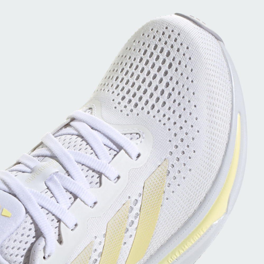 SUPERNOVA RISE 跑鞋