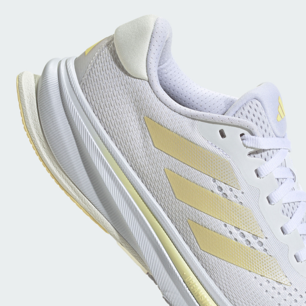 SUPERNOVA RISE 跑鞋