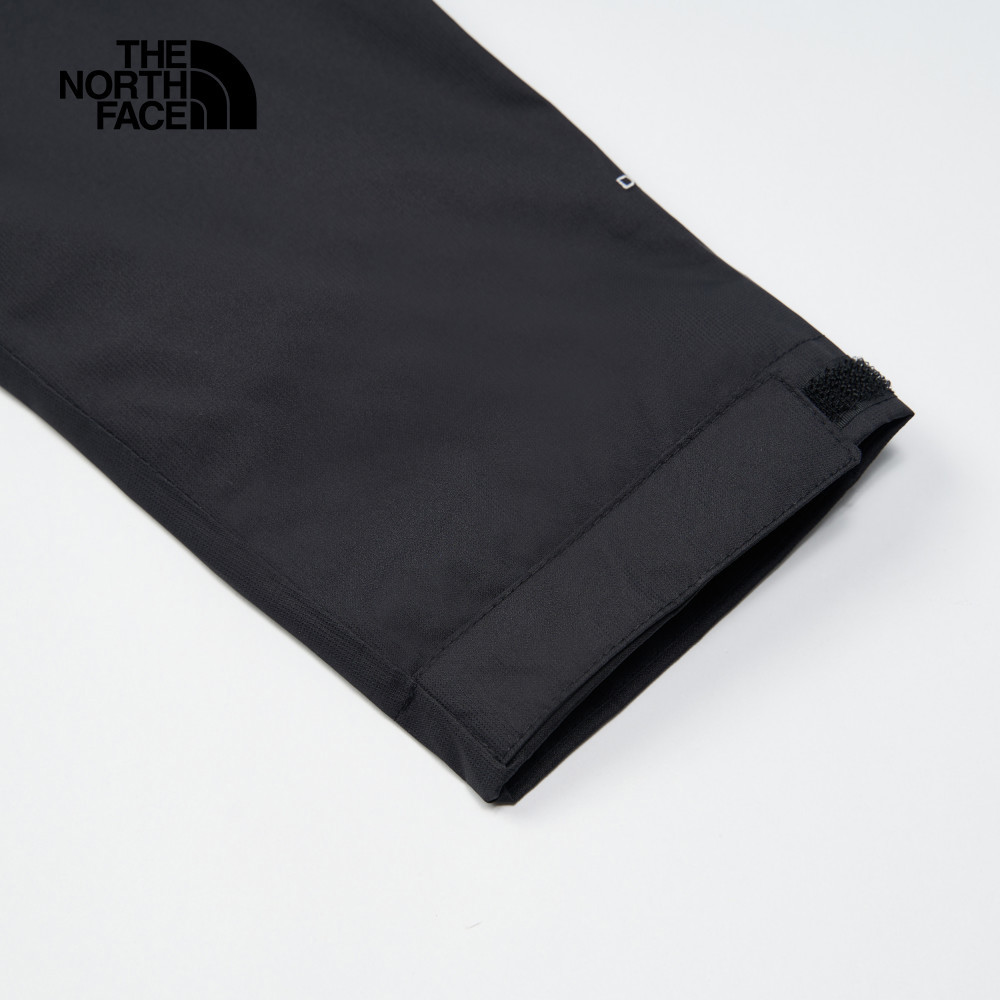 The North Face北面男款黑色防水透氣可調節連帽衝鋒衣｜8DMBJK3