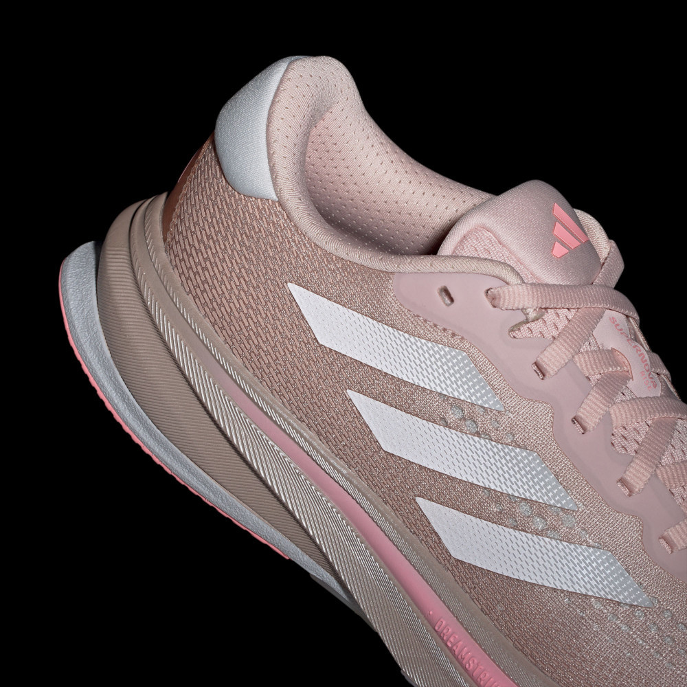 SUPERNOVA RISE 跑鞋