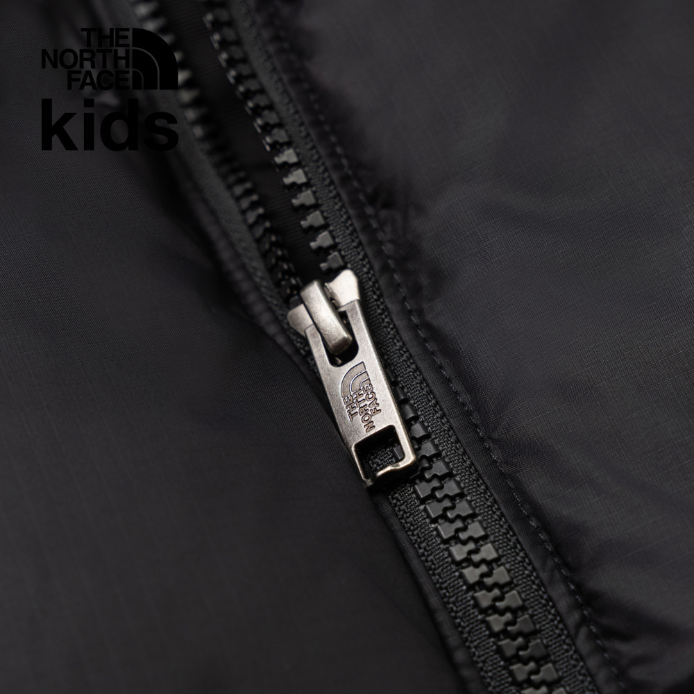 【經典ICON】Nuptse兒童黑色DWR防潑水羽絨背心｜8A4BJK3 700蓬鬆度