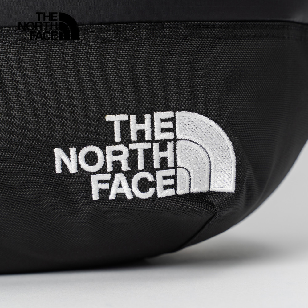 The North Face北面男女款黑色品牌LOGO大容量休閒單肩包｜81BU4H0