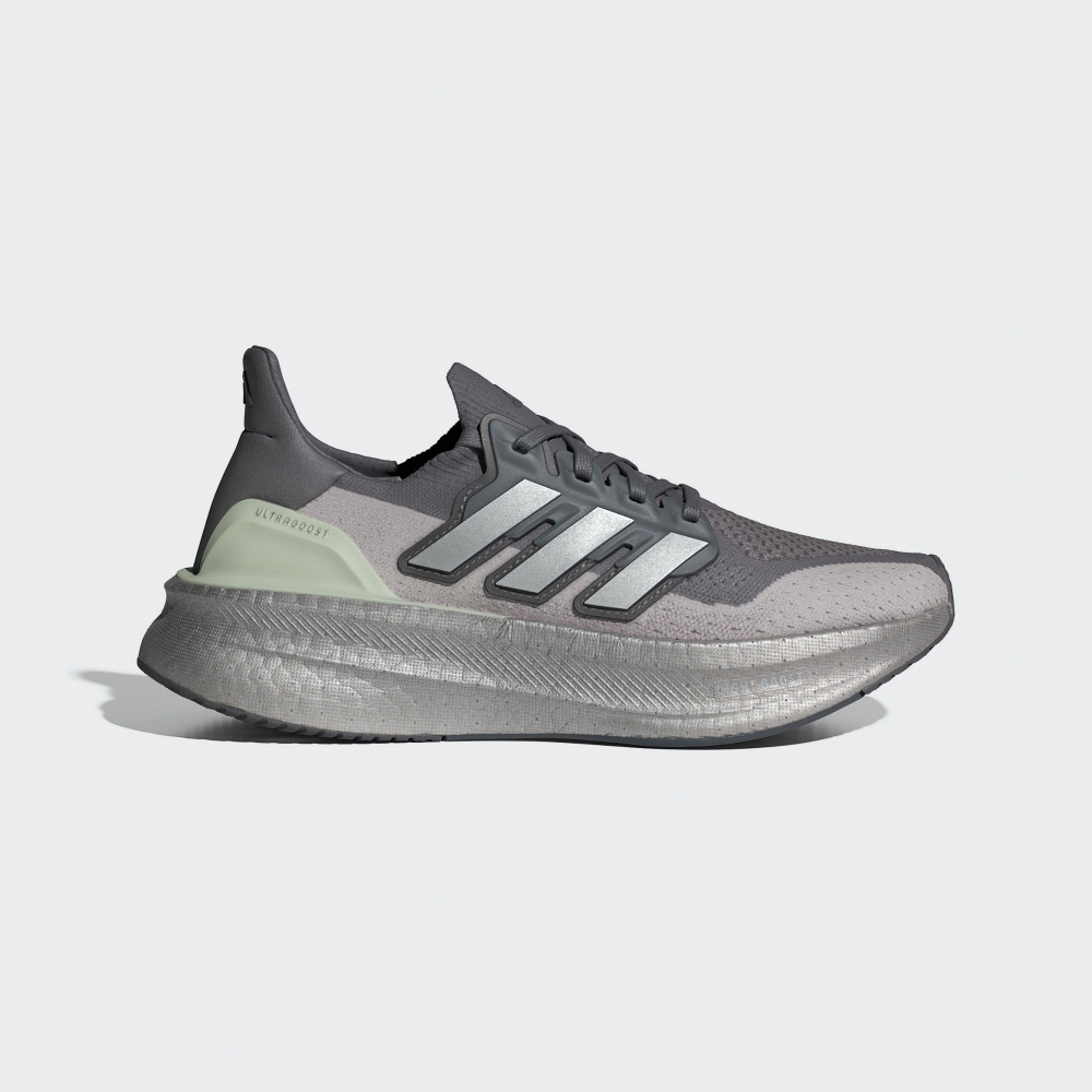 Adidas ULTRABOOST 5 跑鞋｜含有再生材質的新一－翔速旗艦店