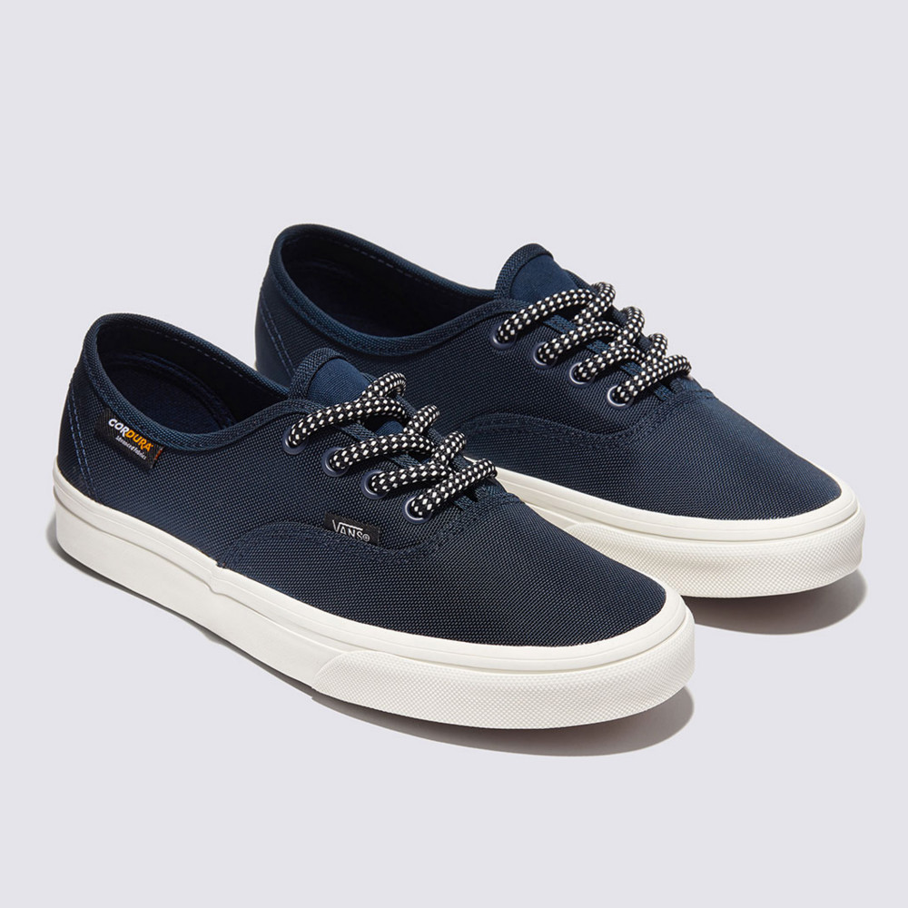 Winter Lifestyle Cordura Authentic 深藍色滑板鞋
