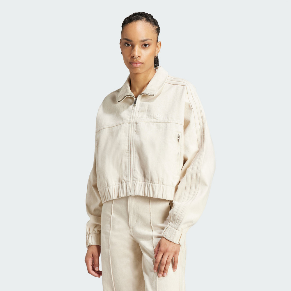 Adidas PREMIUM ESSENTIALS 丹寧外套｜採用棉質丹寧－飄逸運動用品