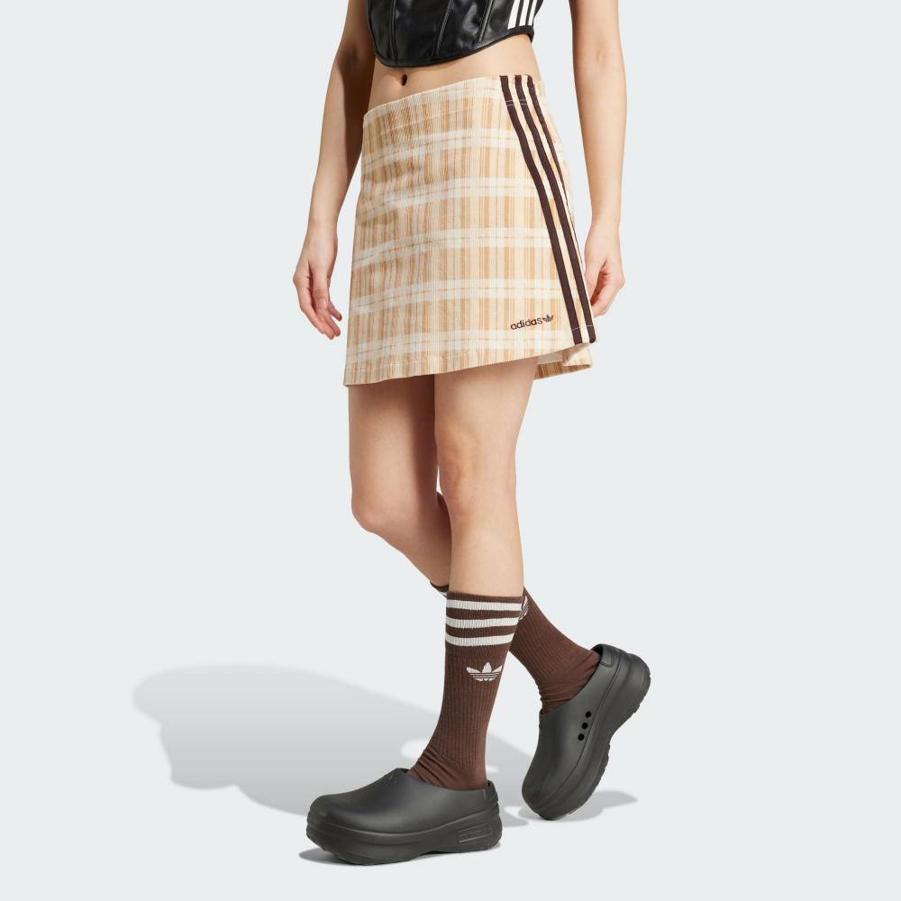 格紋短裙