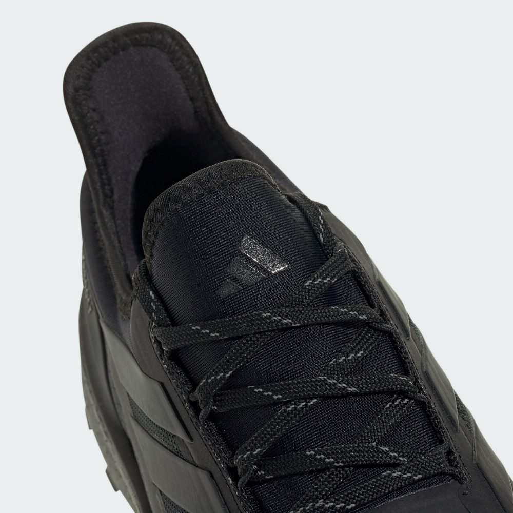 ULTRABOOST LIGHT 2.0 GORE-TEX 跑鞋