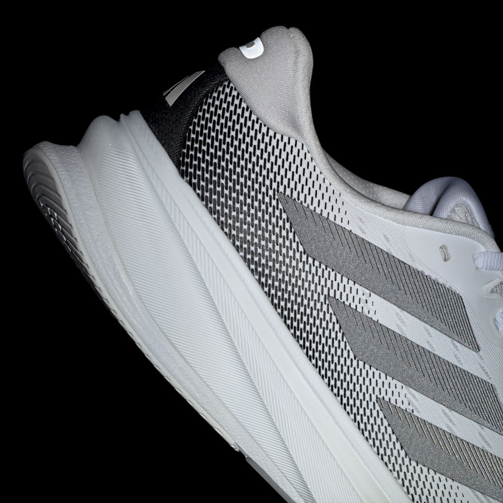 SUPERNOVA RISE 2 跑鞋