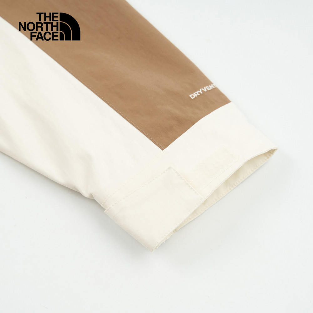 【10/26 12點限時搶購】The North Face北面男款米棕拼接DryVent防水透氣衝鋒衣｜8CAW95R