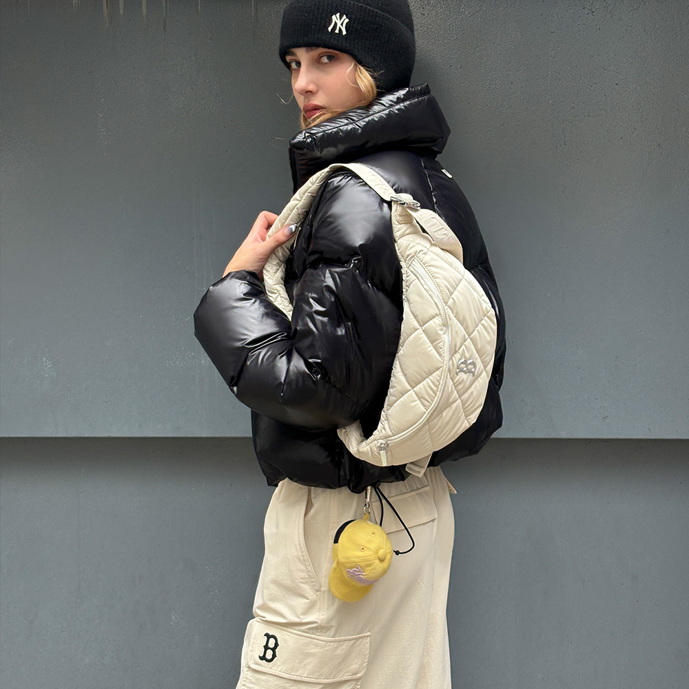 MLB 棒球帽造型耳機包 鑰匙圈 紐約洋基隊 (3APOV015N-50YEL)