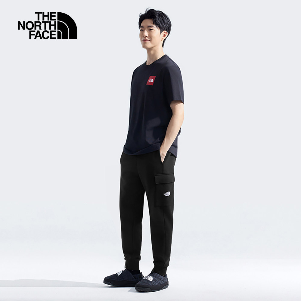【新年款】The North Face北面男款黑色保暖舒適多口袋運動休閒長褲｜8CFXJK3