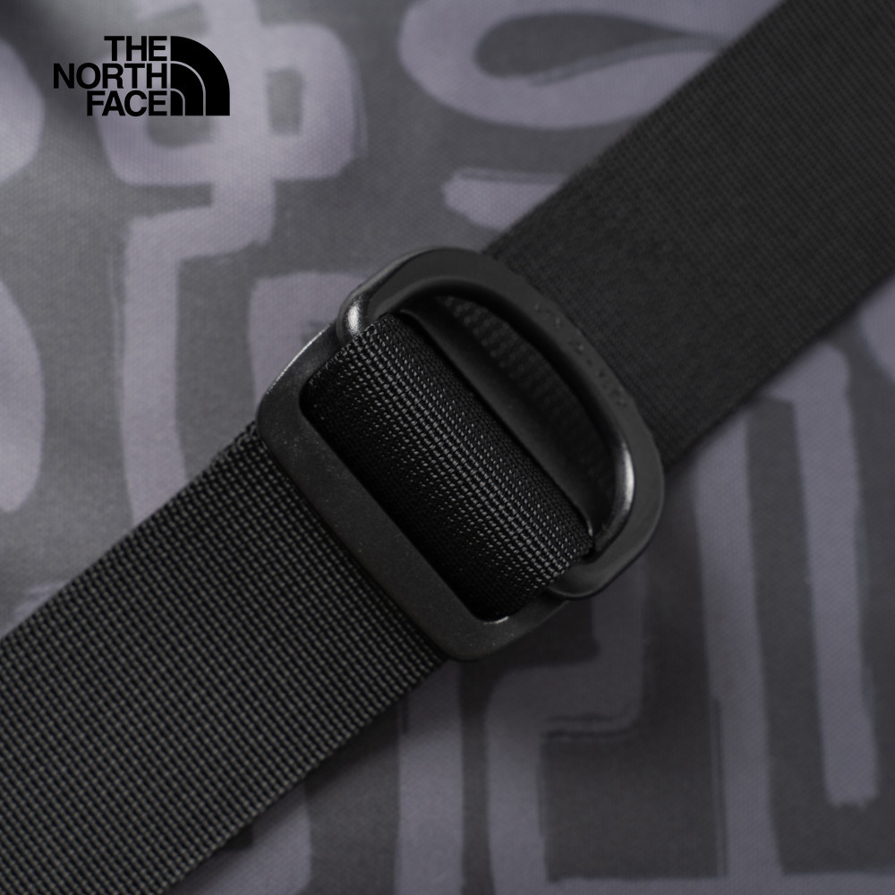 The North Face北面男女款黑色品牌LOGO休閒單肩包｜3VWS8R0