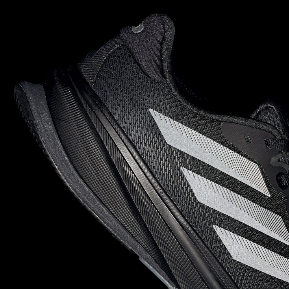 SUPERNOVA RISE 2 跑鞋