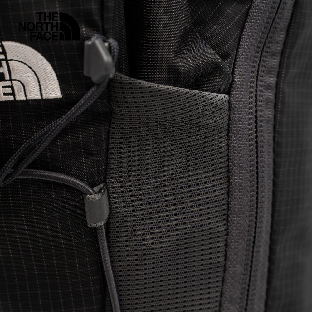 The North Face北面男女款黑色DWR防潑水舒適背負斜背包｜8C2MKT0