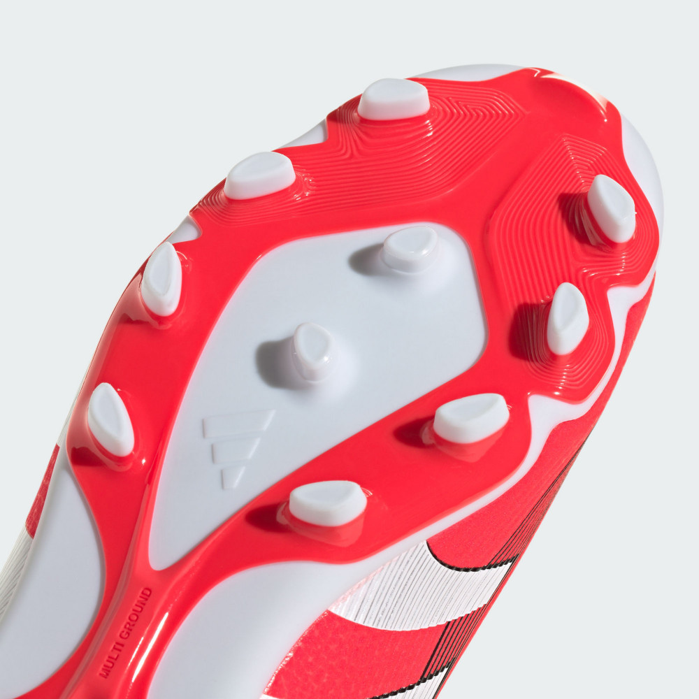 PREDATOR LEAGUE 足球鞋