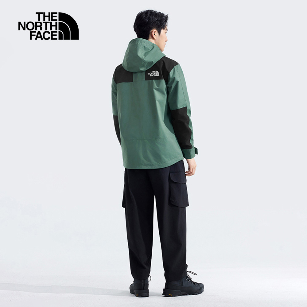 The North Face北面男款綠色DryVent防水透氣衝鋒衣｜8DGCLFW