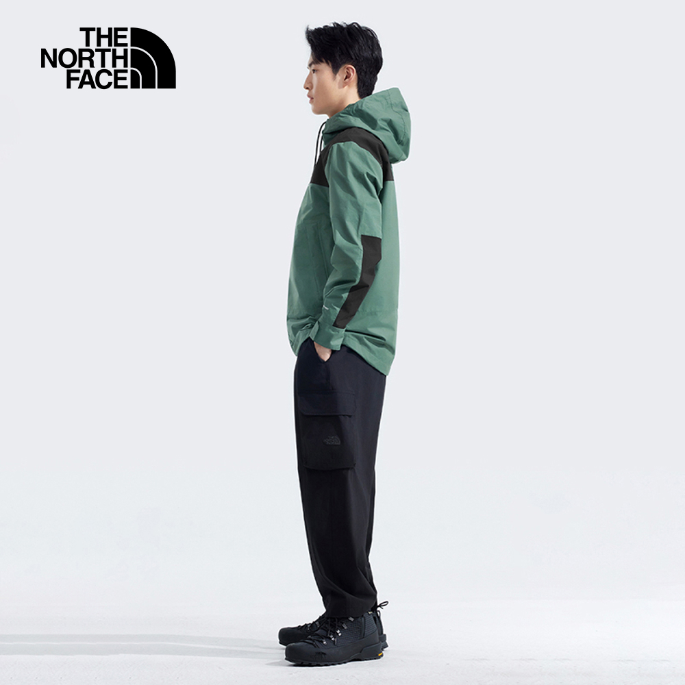 The North Face北面男款綠色DryVent防水透氣衝鋒衣｜8DGCLFW
