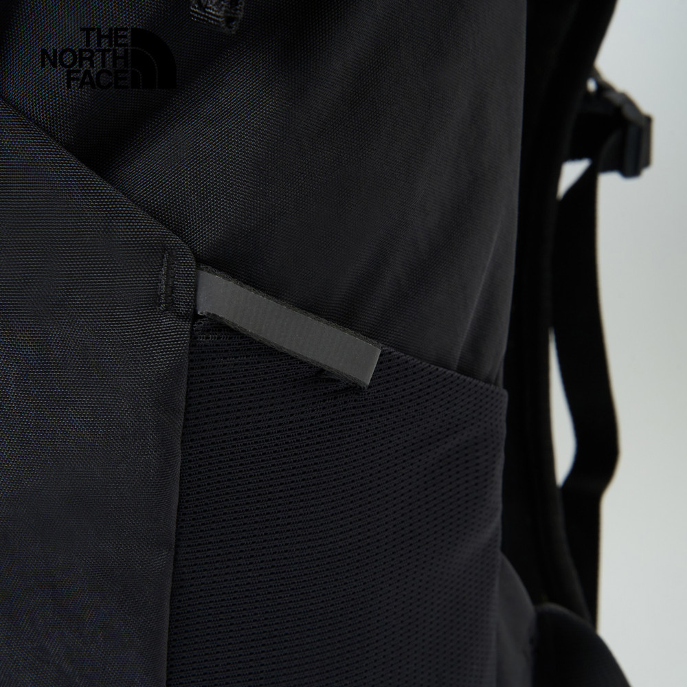 The North Face北面男女款黑色大容量多功能休閒後背包｜8BK8KX7