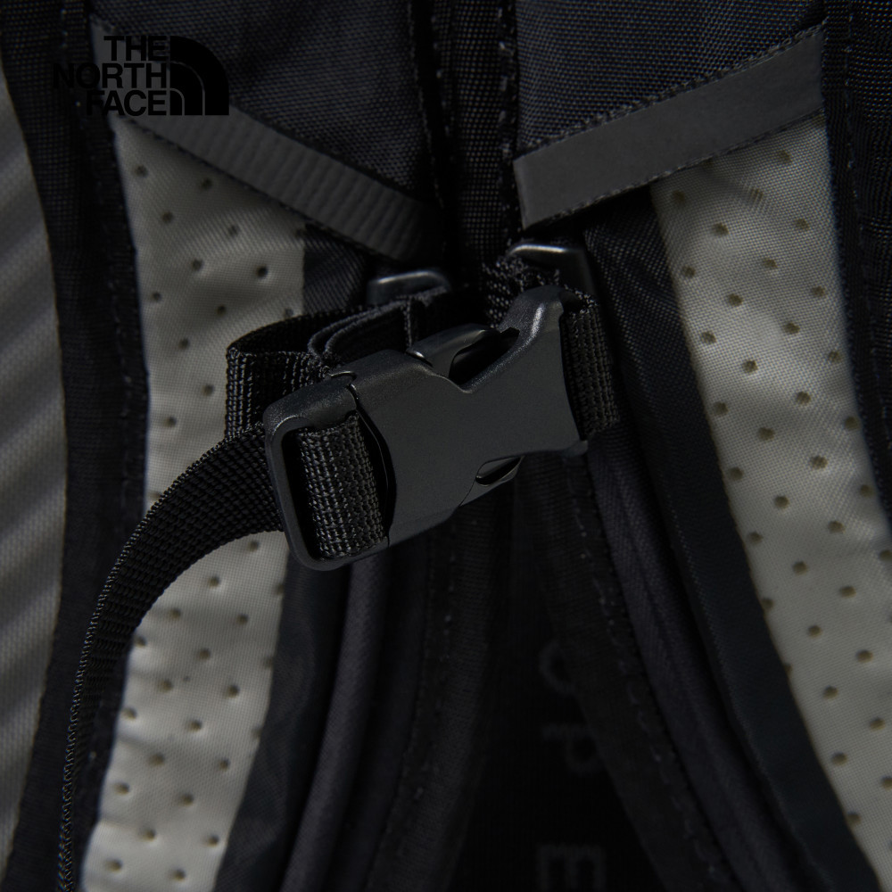 The North Face北面男女款黑色大容量多功能休閒後背包｜8BK8KX7