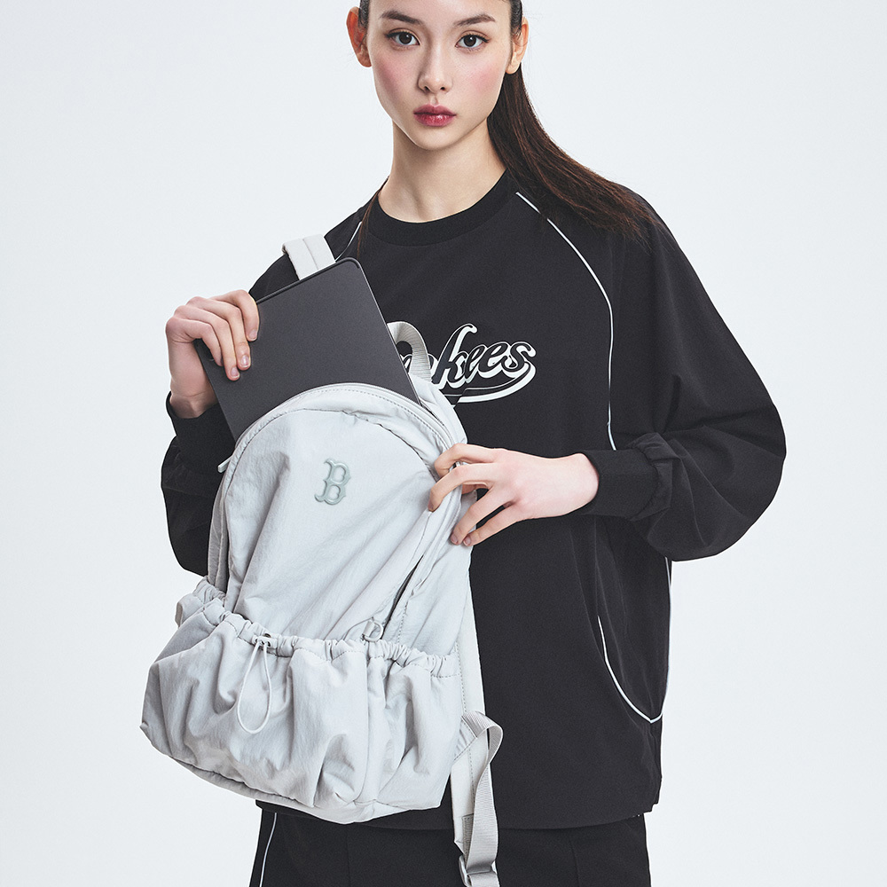 MLB Korea MLB 尼龍運動休閒後背包 波士頓紅襪隊 (3ABKA015N-43GRL)｜疾速