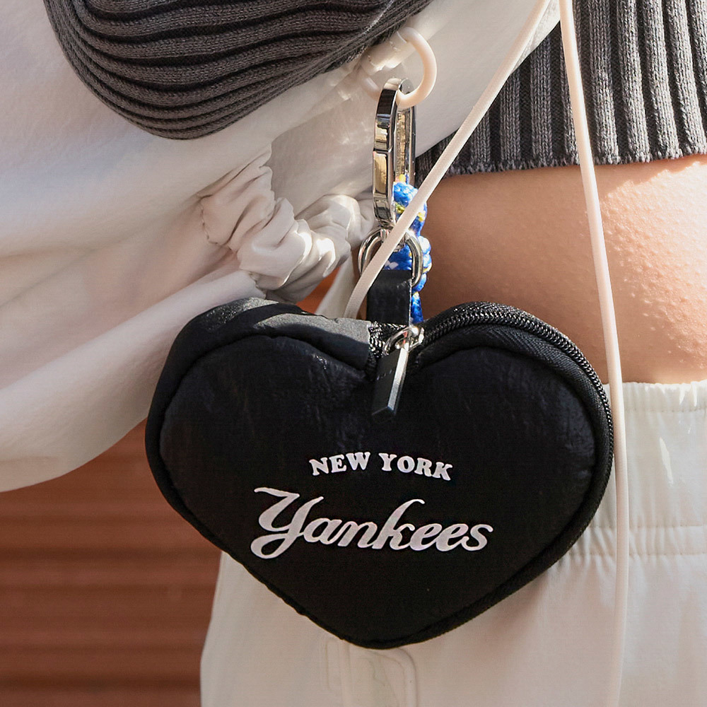MLB 愛心造型耳機包 鑰匙圈 紐約洋基隊 (3APOH015N-50BKS)