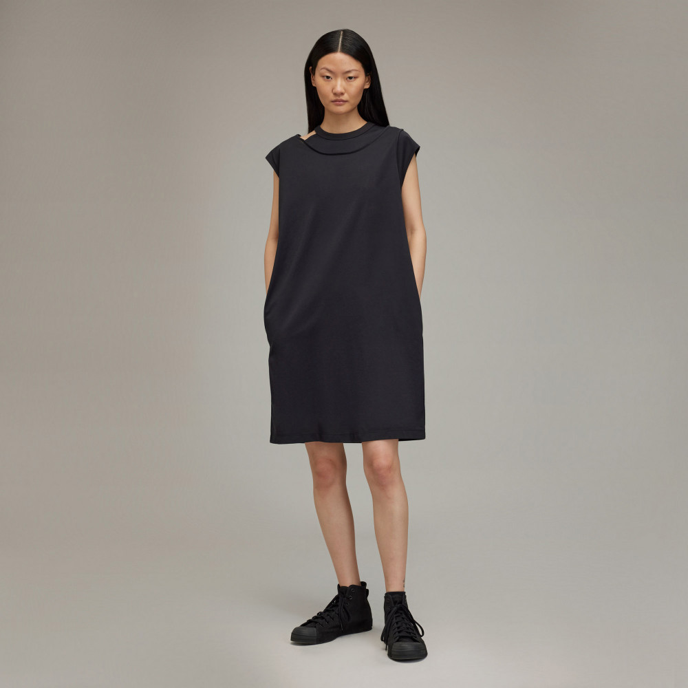 Adidas Y-3 連身洋裝｜優雅經典的 T 恤式－凌雲運動用品