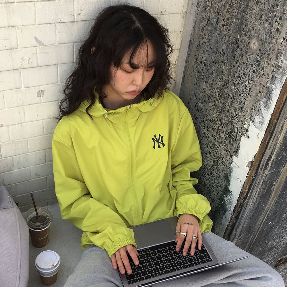 MLB Korea MLB 抗UV連帽防風外套 紐約洋基隊 (3AWJB0453-50OLL)｜飛揚運動