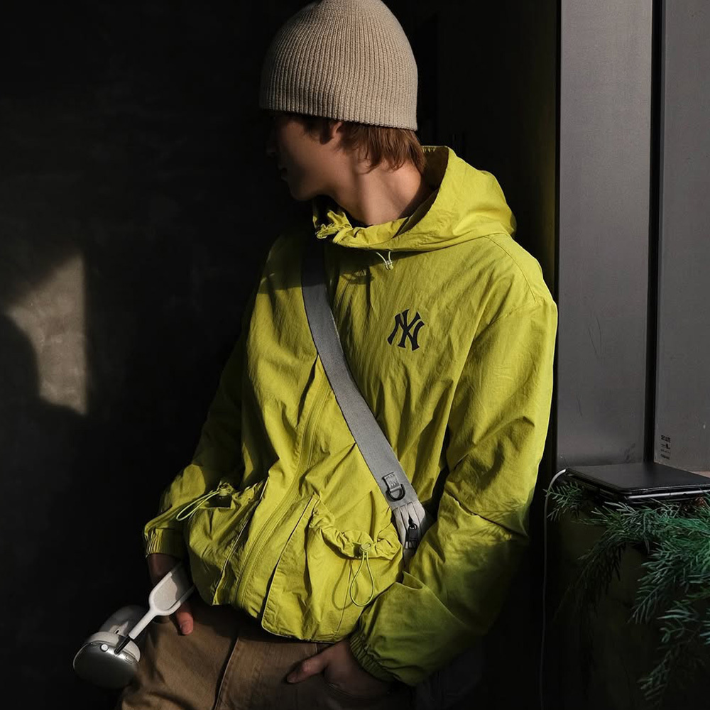 MLB 抗UV連帽防風外套 紐約洋基隊 (3AWJB0453-50OLL)