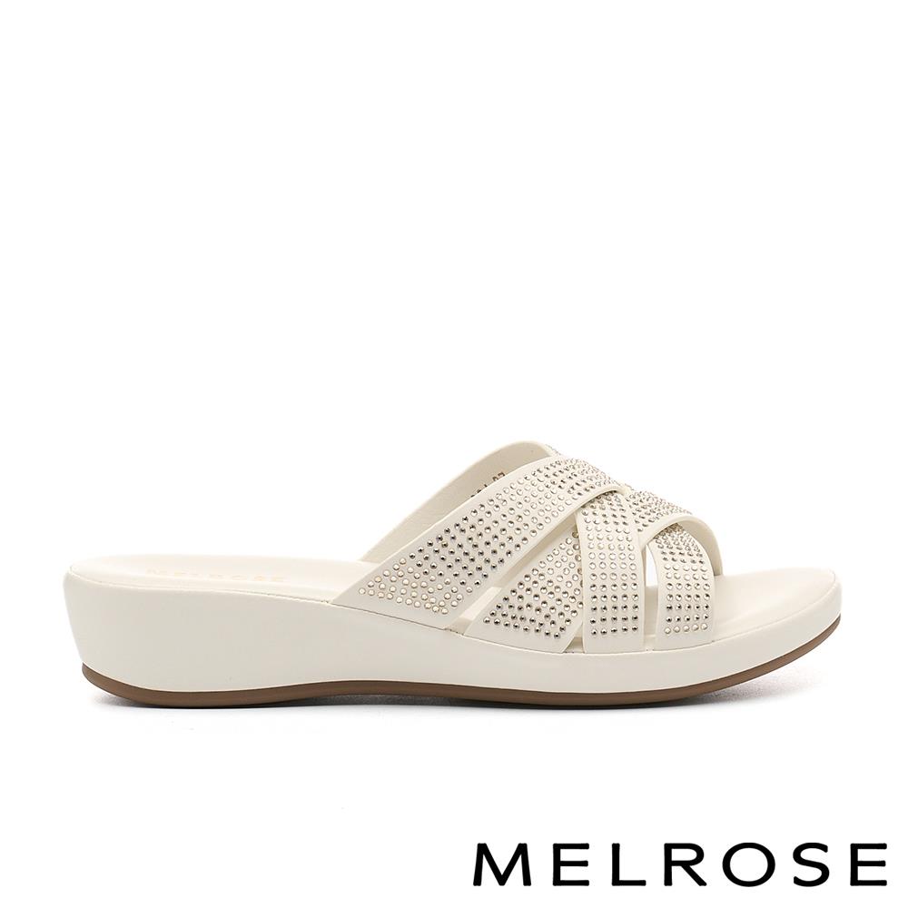 MELROSE 美樂斯 華麗高雅燙鑽交叉編織寬帶楔型高跟拖鞋－米白