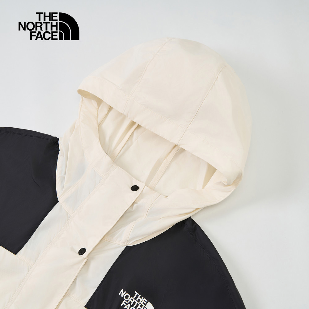 【10/26 00點限時搶購】The North Face北面女款米白色DWR防潑水防風外套｜8DGSROU