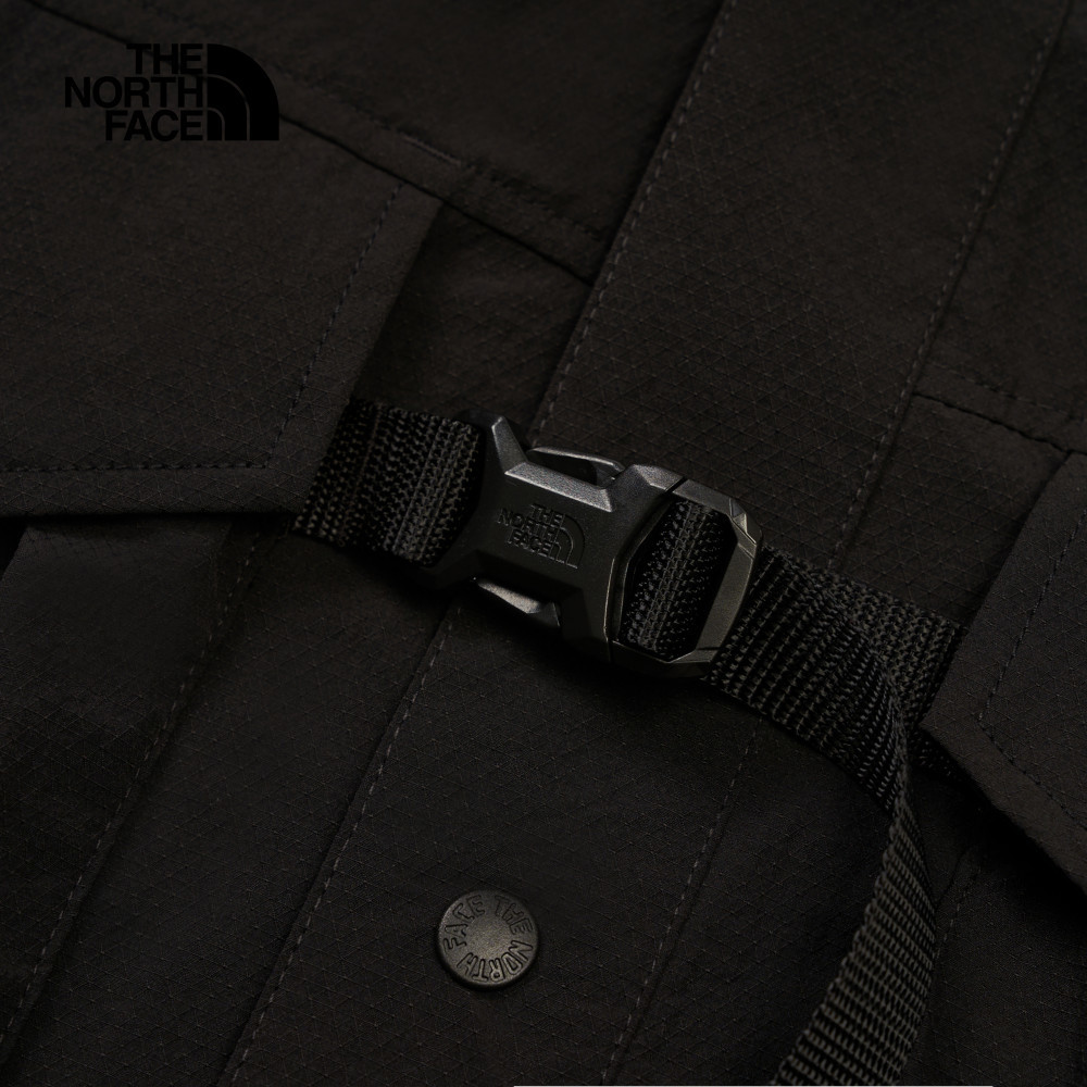 UE男款黑色吸濕排汗長袖襯衫｜8CJQJK3