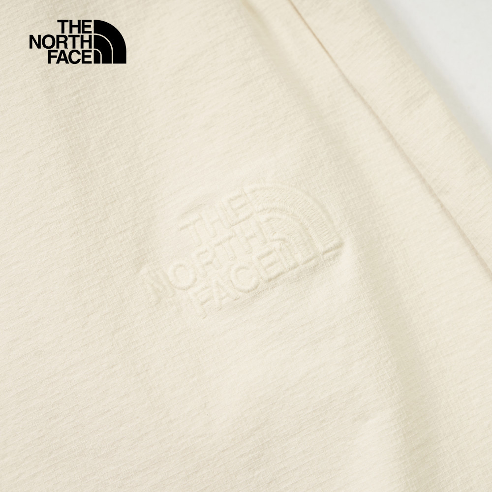 UE女款米白色DWR防潑水休閒長褲｜8CJ9QLI