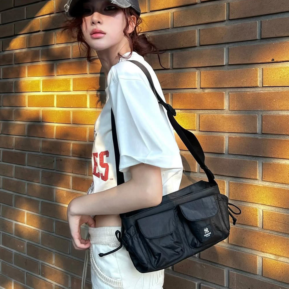 MLB Korea MLB 斜背包 肩背包 紐約洋基隊 (3ACRB035N-50BKS)｜运动品牌专卖
