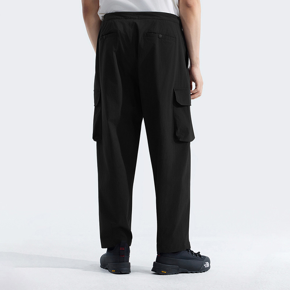 The North Face北面男款黑色UPF防曬長褲｜8C0UJK3