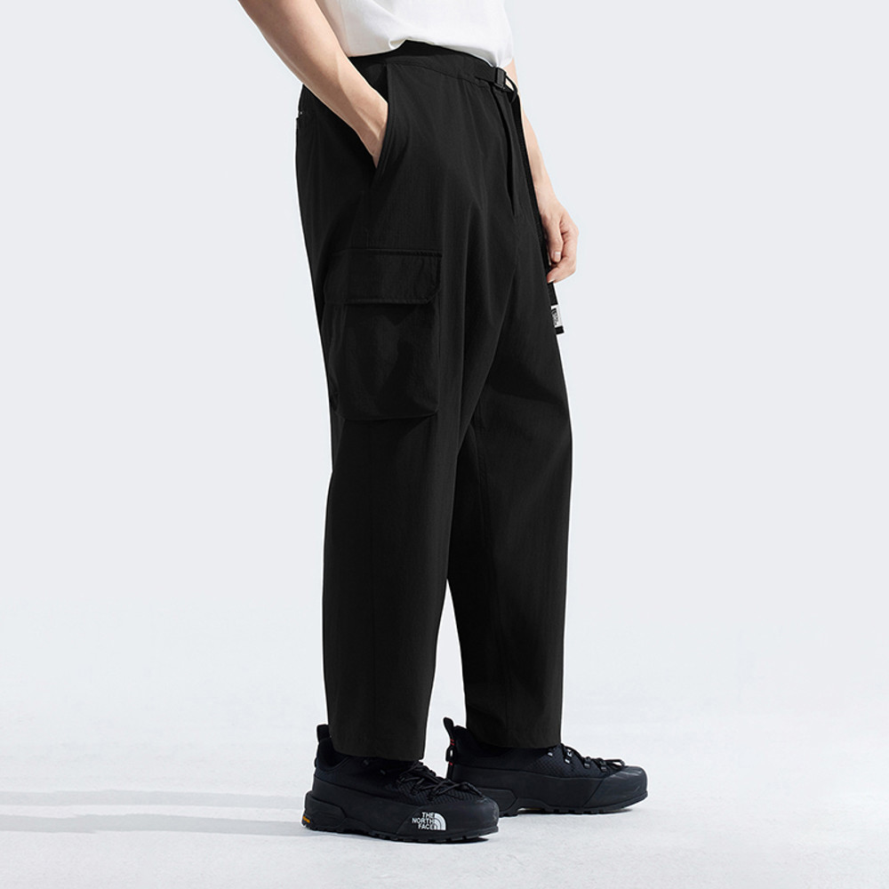 The North Face北面男款黑色UPF防曬長褲｜8C0UJK3