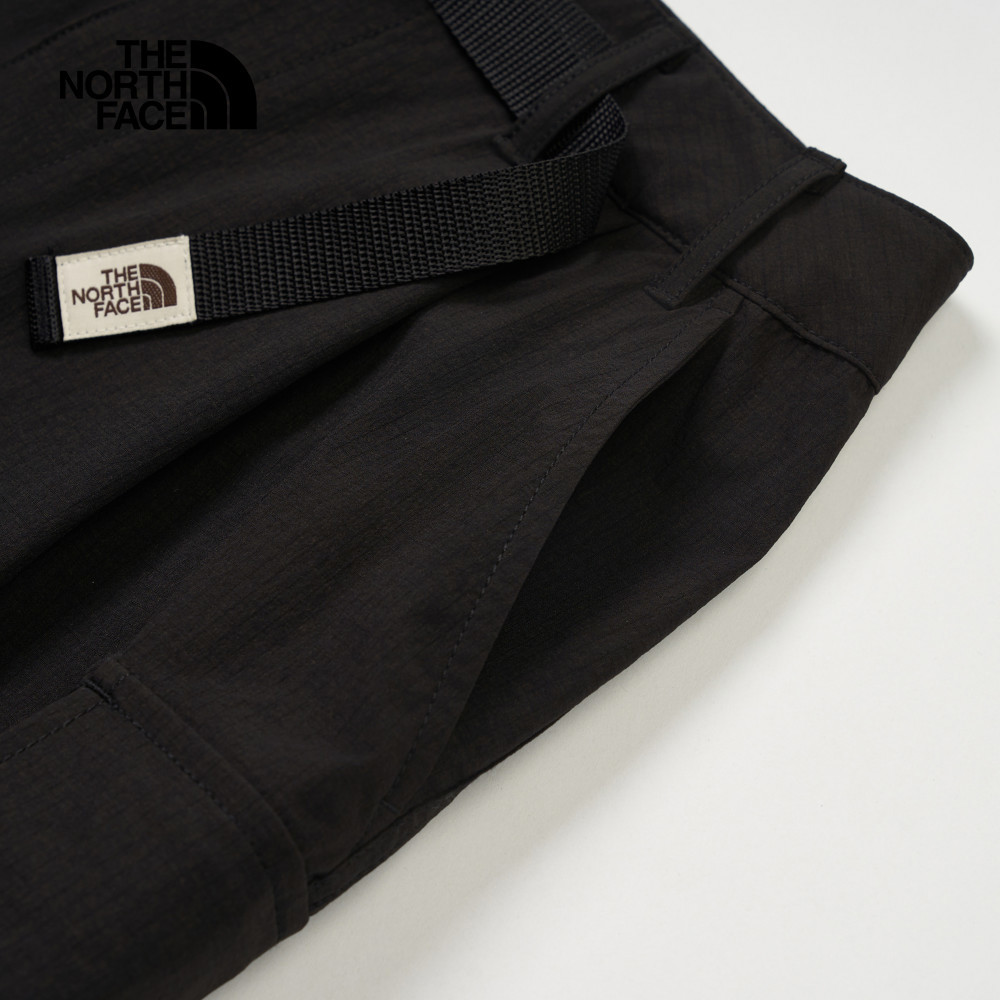 The North Face北面女款黑色UPF防曬短褲｜8C11JK3