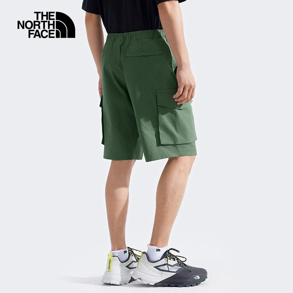 【10/27 12點限時搶購】The North Face北面男款綠色DWR防潑水短褲｜8CM5HCH
