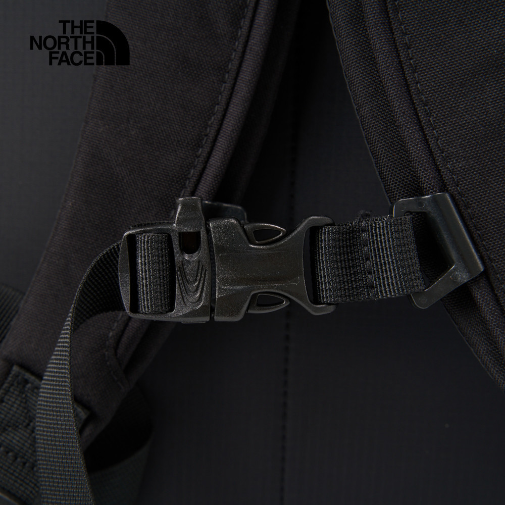 The North Face北面男女款黑色休閒後背包｜8DJJKX7