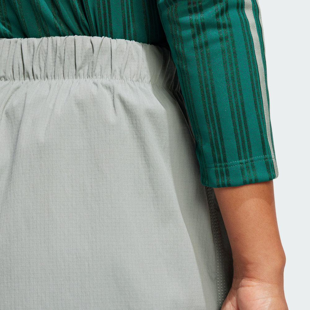 ESSENTIALS 運動短褲