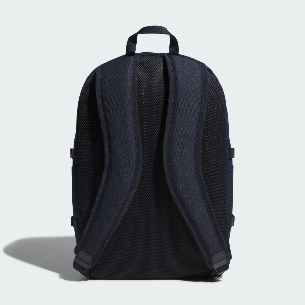 ESSENTIALS 後背包