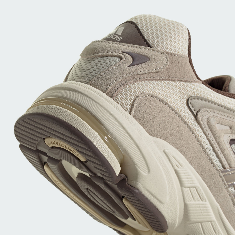 RESPONSE CL 運動休閒鞋