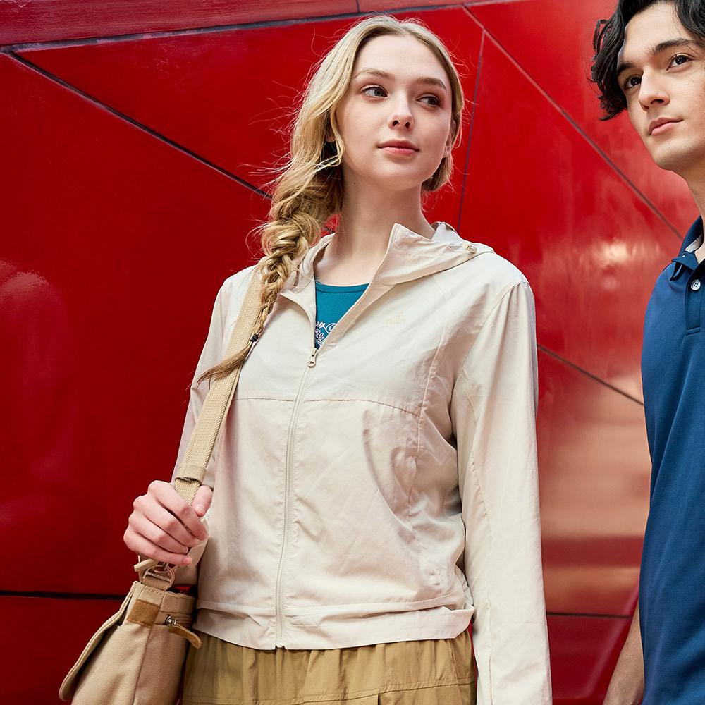 女款ALL LOVE再生蚊瘋不動外套(A1GA2505WR米卡/防曬風衣外套/輕薄外套/涼感/短版設計)